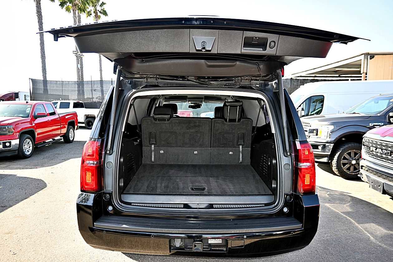 Used 2019 Chevrolet Suburban LT image 8