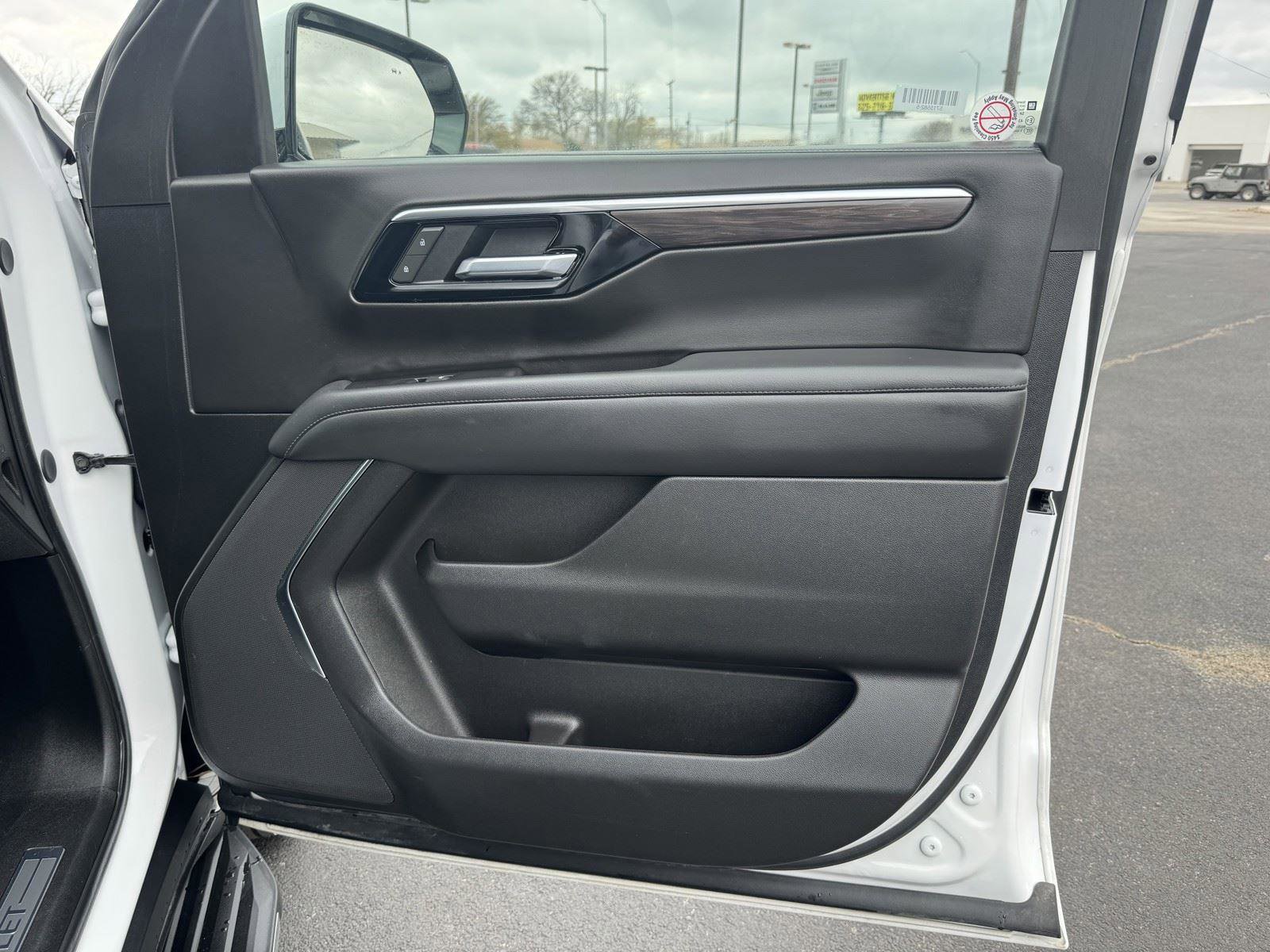 Used 2025 Chevrolet Tahoe LT AWD/4WD image 41