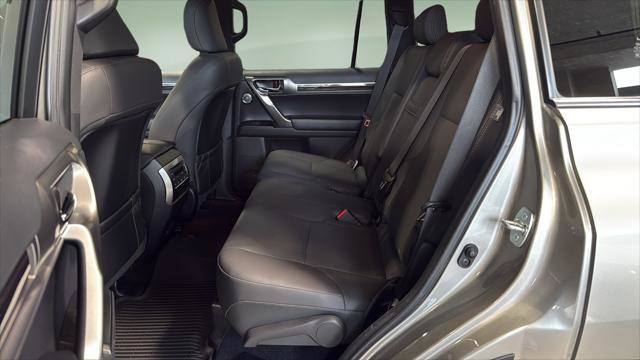Certified 2022 Lexus GX 460 Premium w/ Premium Plus Package AWD/4WD image 15