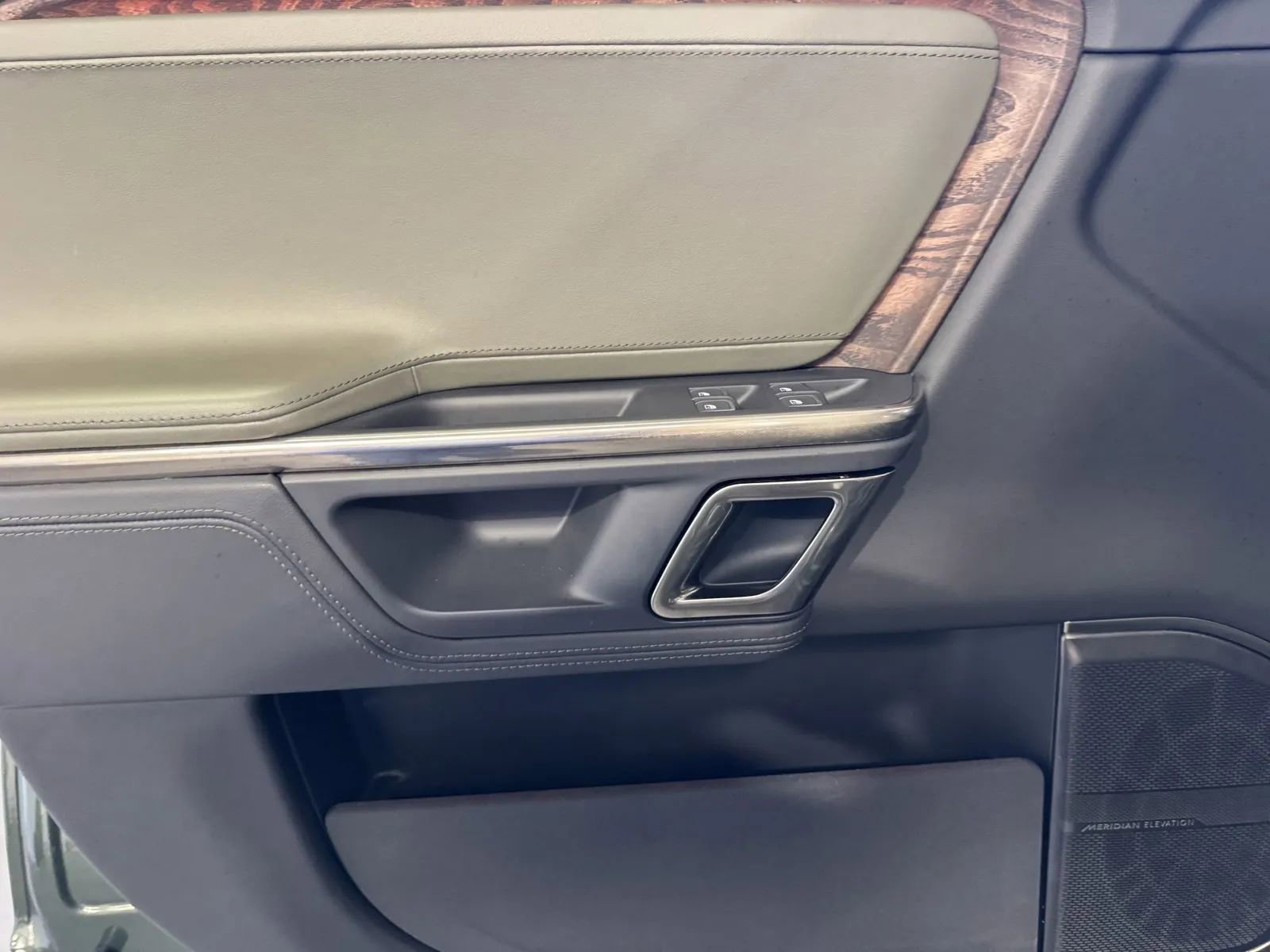 Used 2022 Rivian R1T Adventure image 15