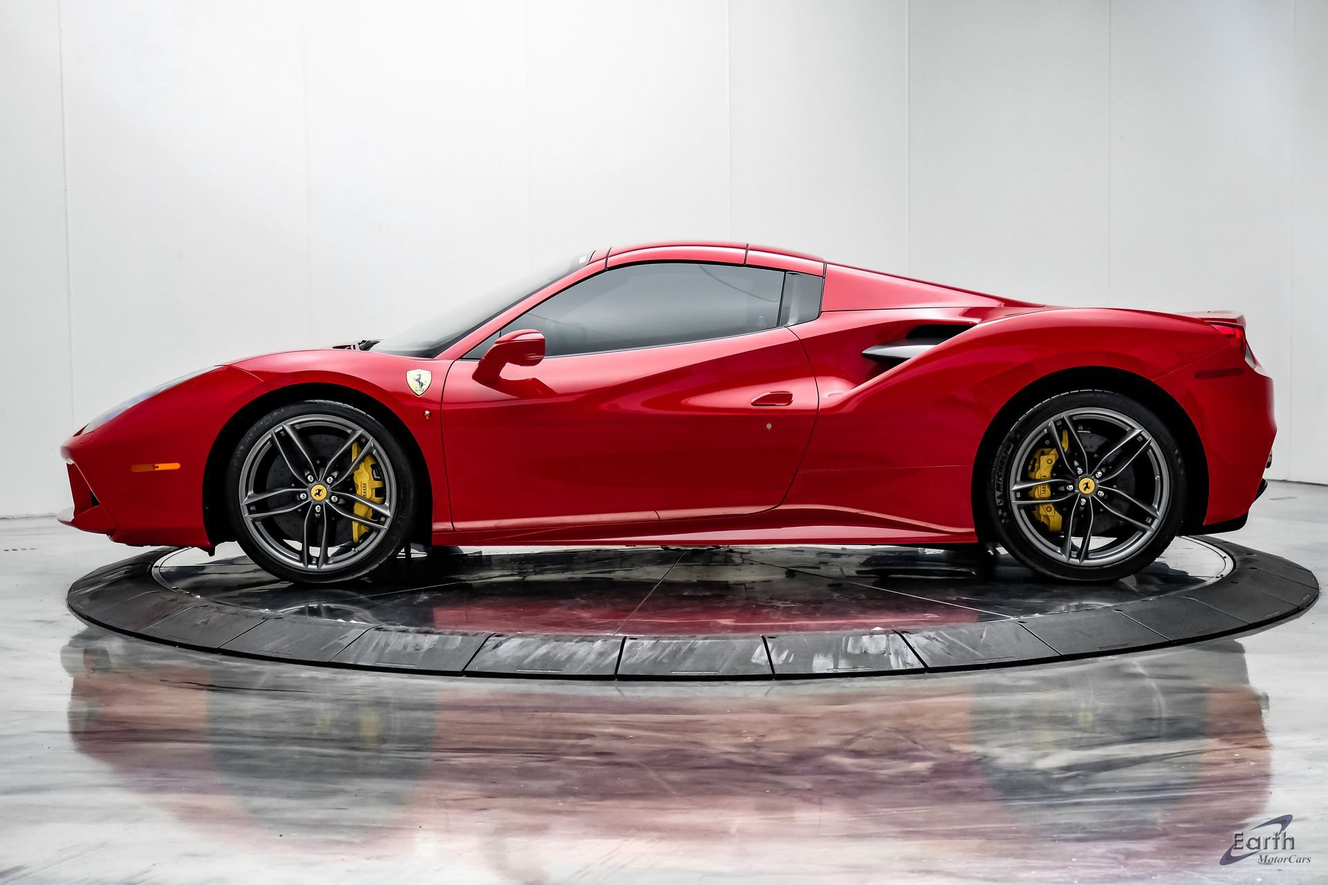 Used 2018 Ferrari 488 Spider RWD image 10