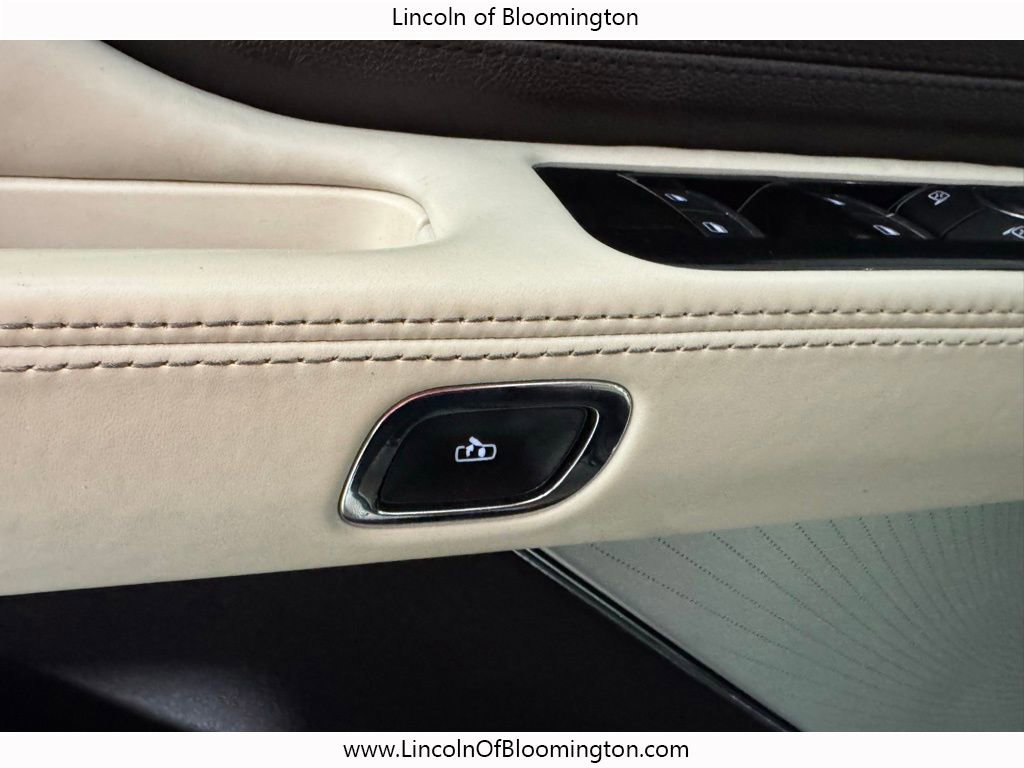 Used 2022 Lincoln Aviator Black Label Grand Touring w/ Class IV Trailer Tow Package AWD/4WD image 39