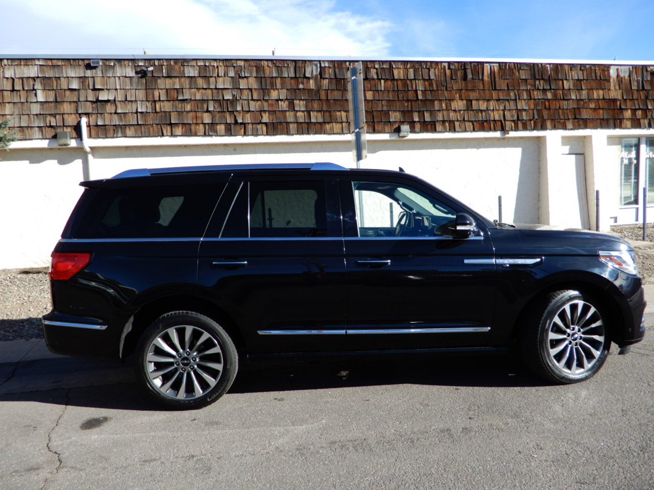 Used 2020 Lincoln Navigator Reserve image 4