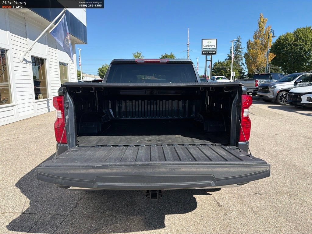 Used 2022 Chevrolet Silverado 1500 LT AWD/4WD image 7