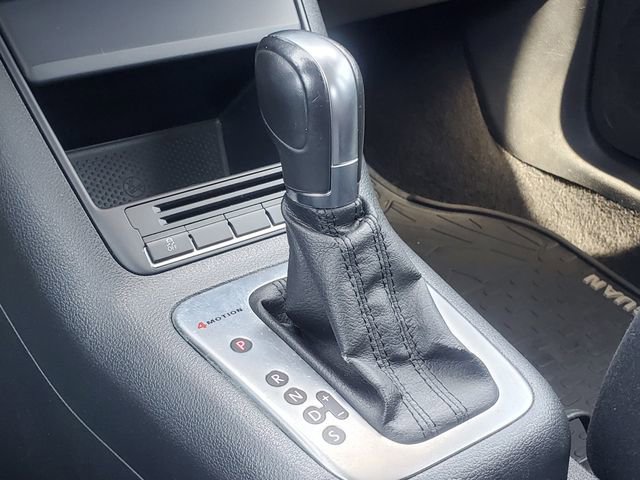 Used 2014 Volkswagen Tiguan S image 24