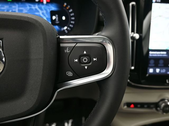 Used 2023 Volvo XC40 B5 Plus w/ Protection Package Premier AWD/4WD image 24