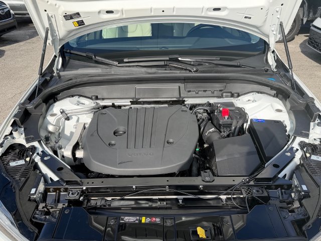 Certified 2024 Volvo XC60 B5 Plus w/ Protection Package AWD/4WD image 21