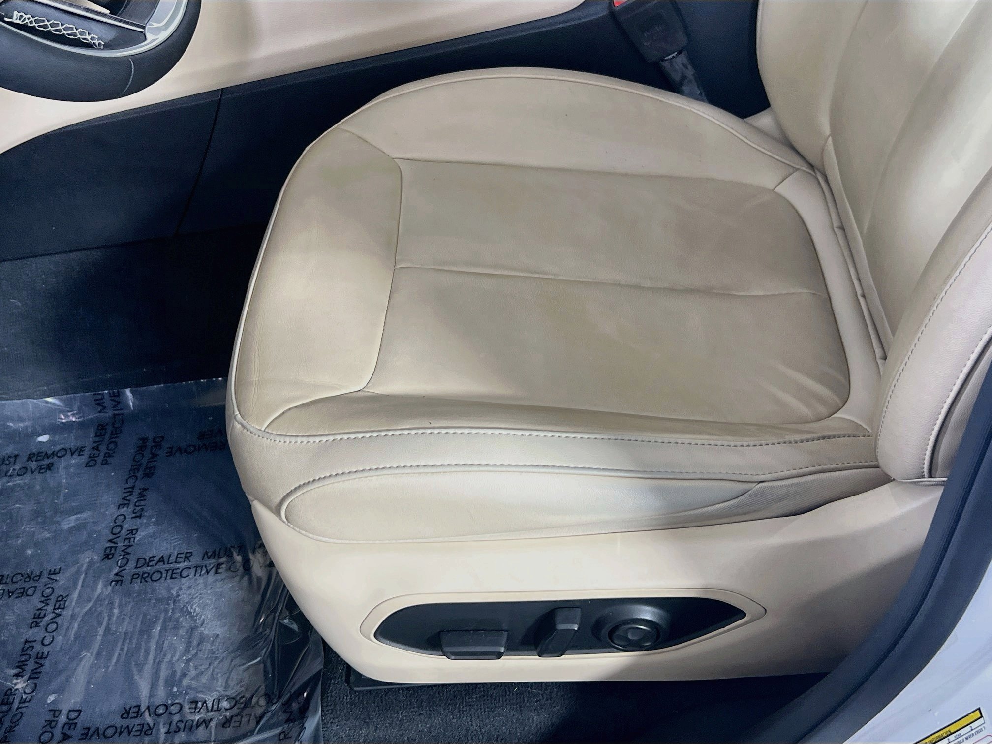 Used 2023 Jeep Grand Cherokee Limited AWD/4WD image 19