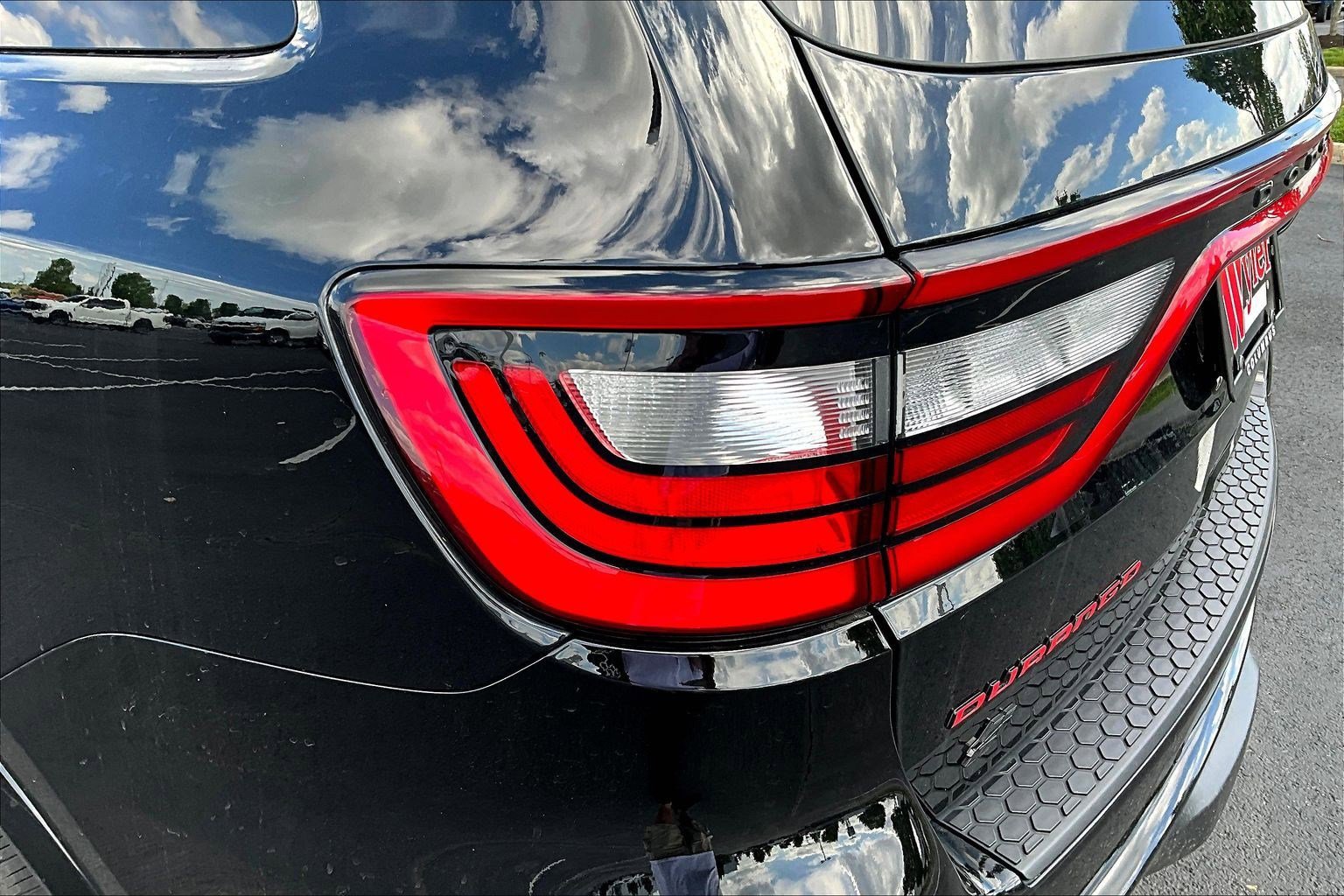 Used 2022 Dodge Durango R/T w/ Tow 'N Go Package AWD/4WD image 23