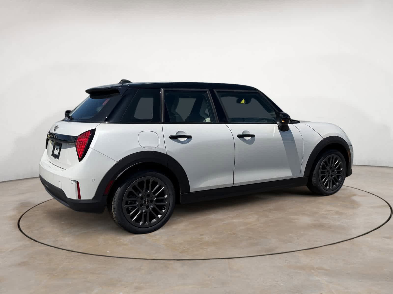 New 2026 MINI Cooper 4-Door Hardtop FWD image 3