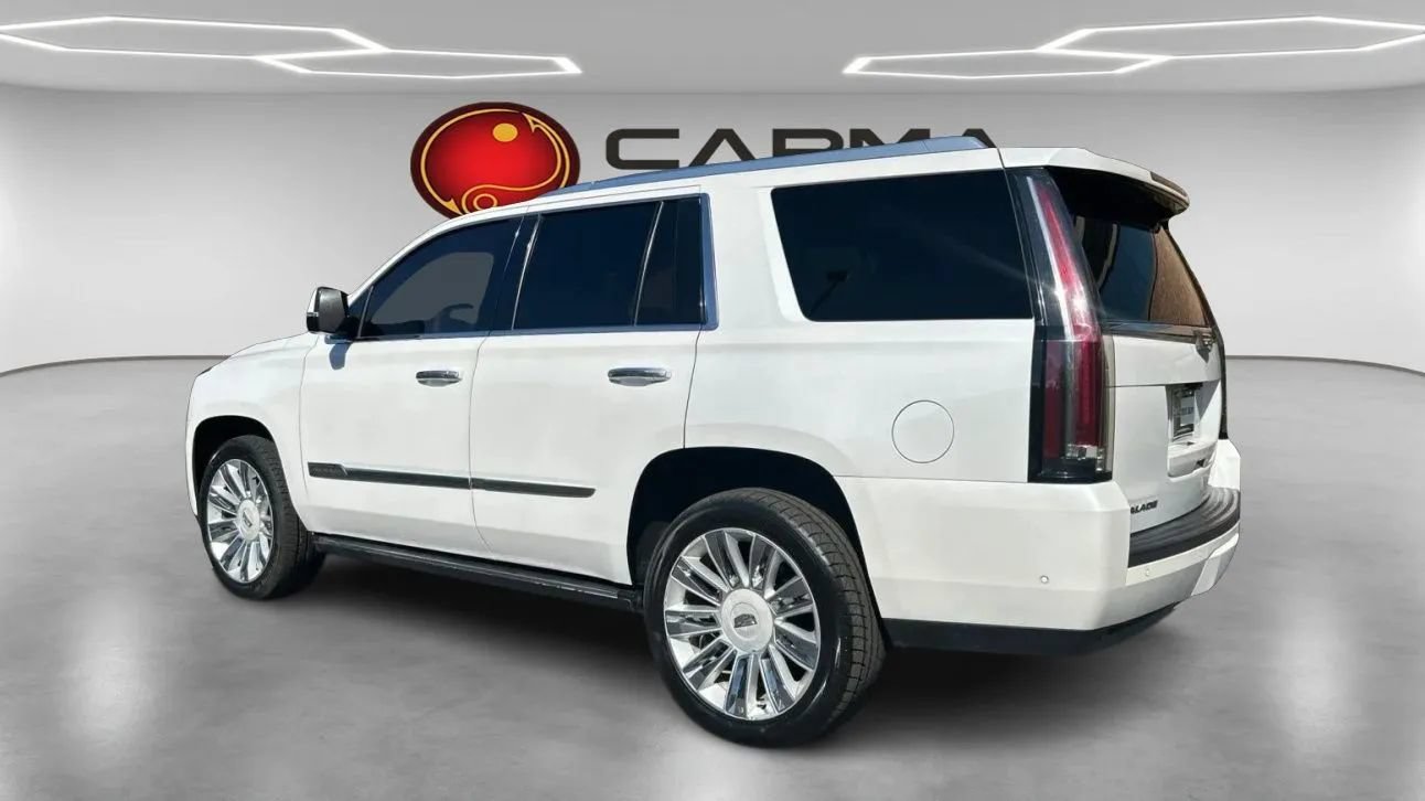 Used 2017 Cadillac Escalade Platinum RWD image 3