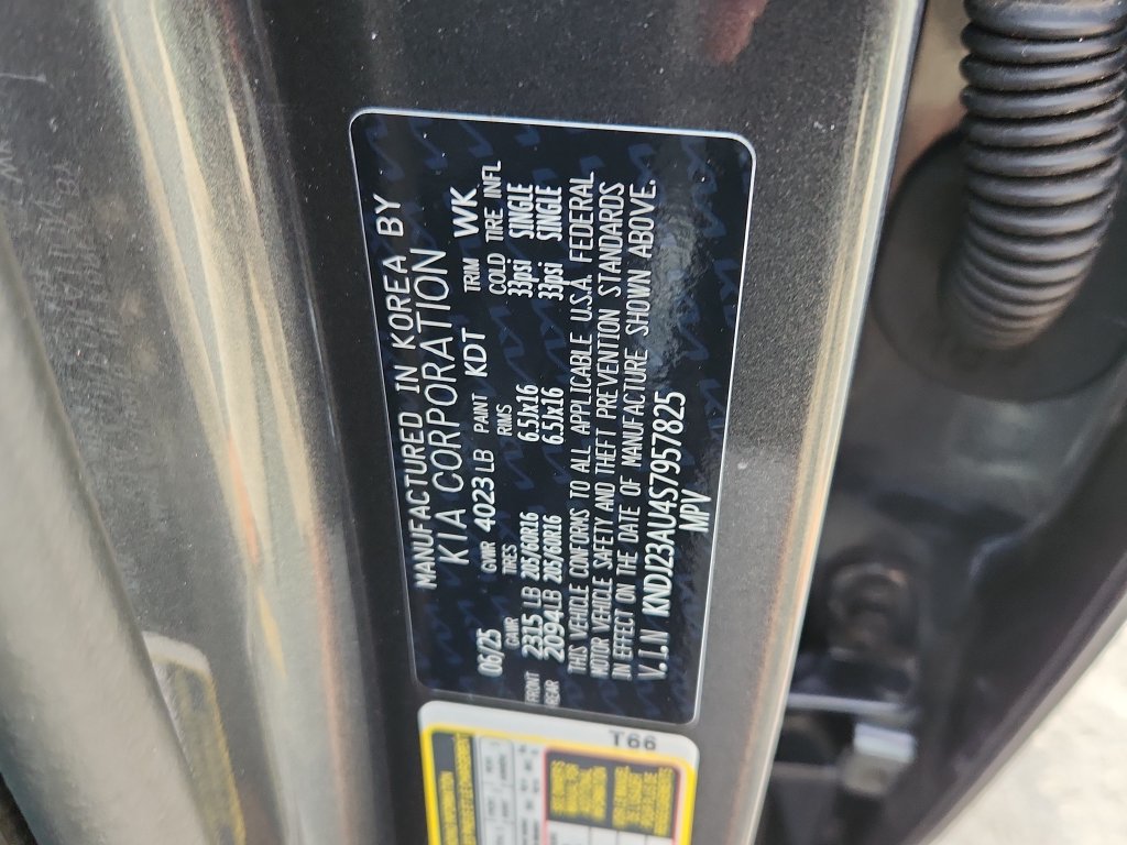 Used 2025 Kia Soul LX FWD image 16