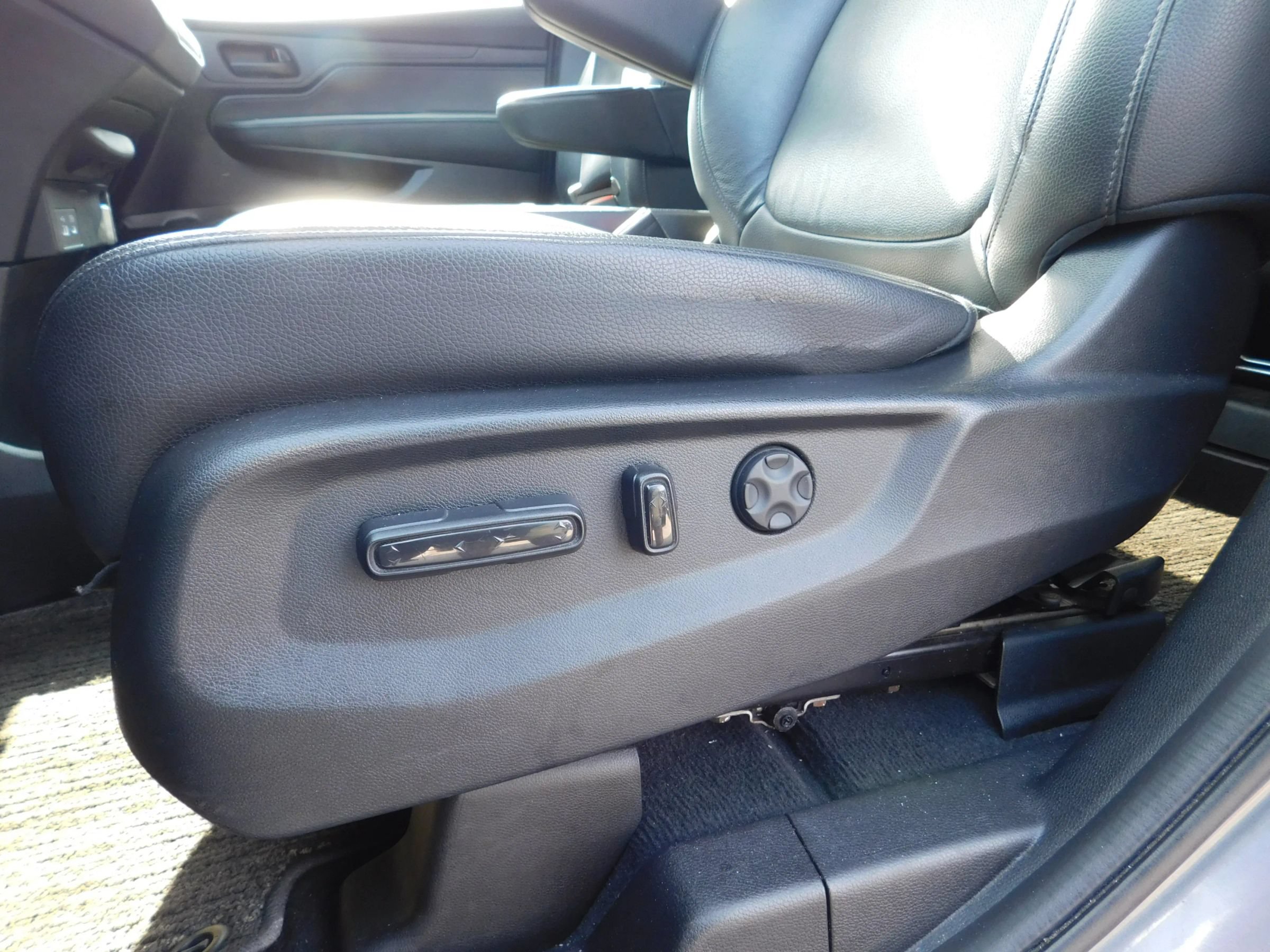 Used 2025 Honda Odyssey EX-L image 18