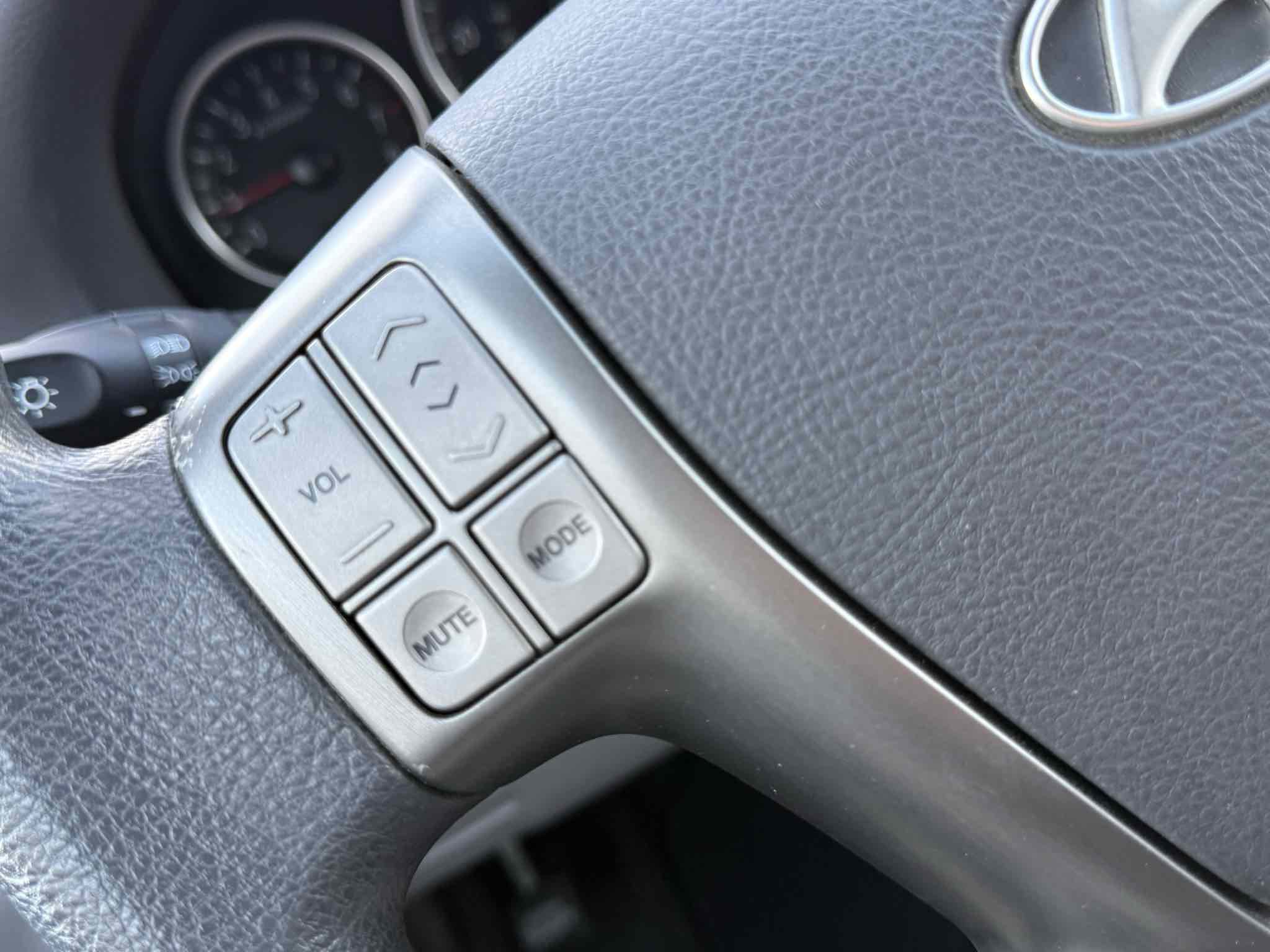 Used 2009 Hyundai Veracruz GLS image 89