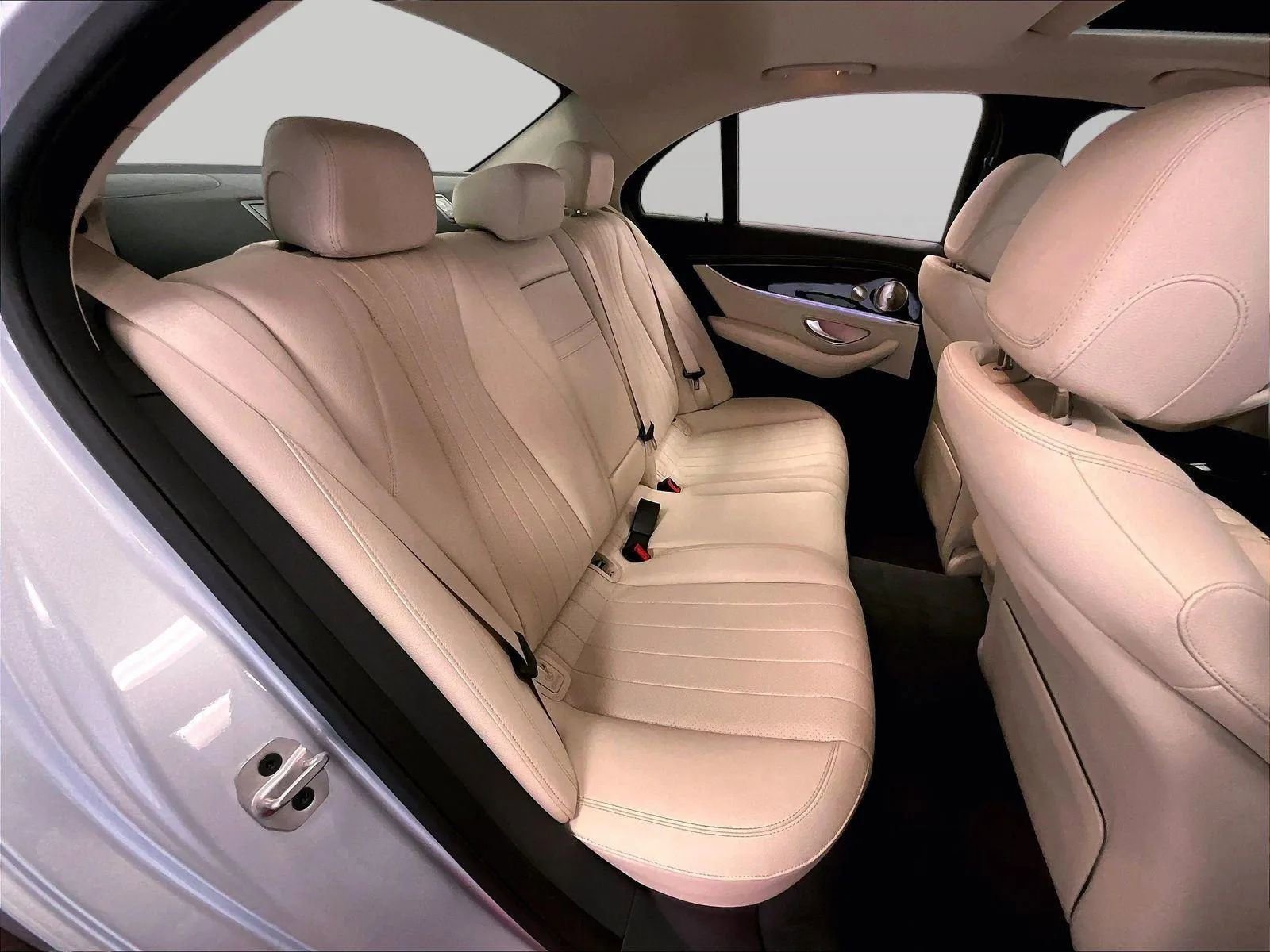 Used 2021 Mercedes-Benz E 350 4MATIC Sedan w/ Premium Package image 26