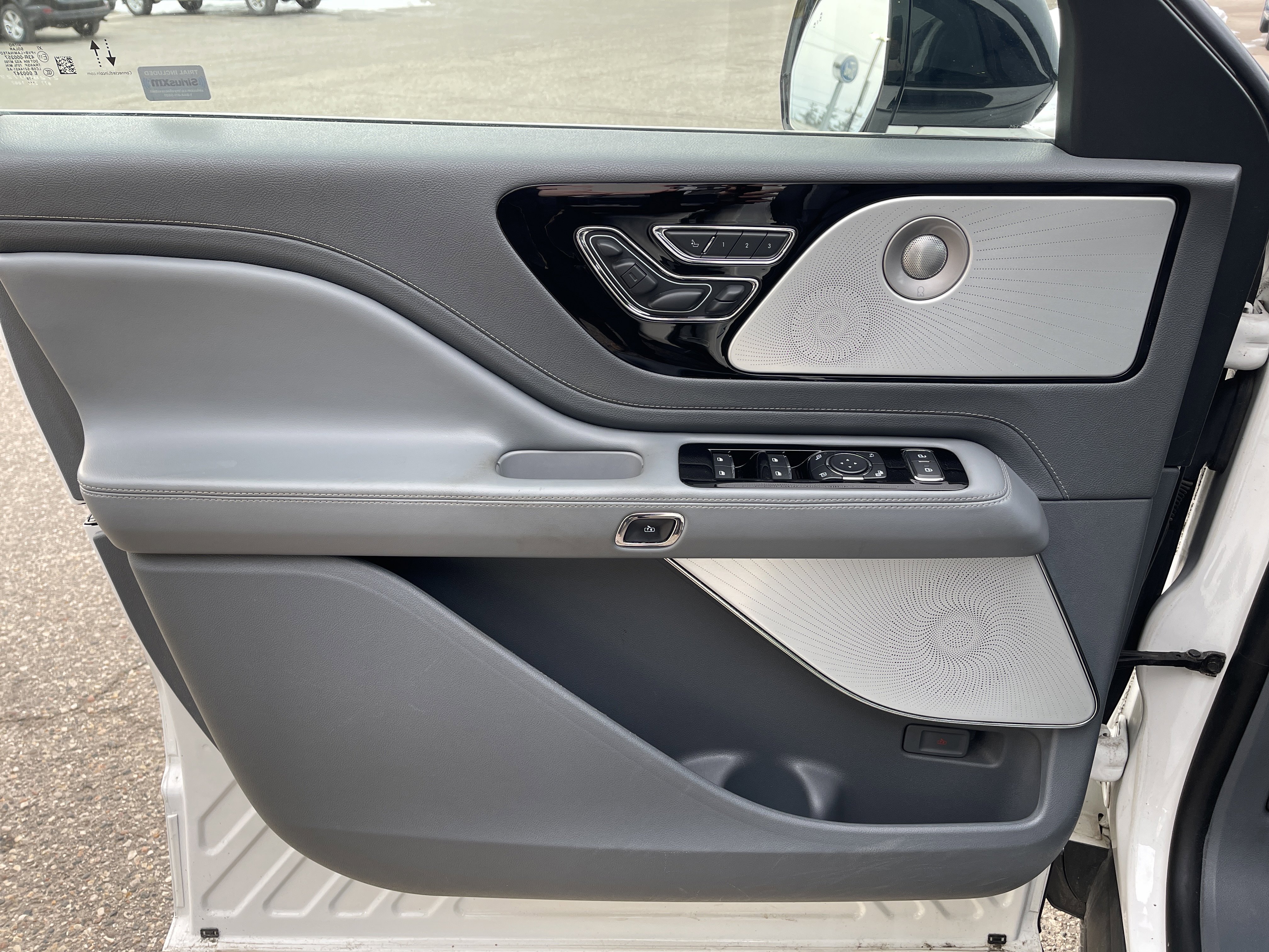 Used 2020 Lincoln Aviator Reserve w/ Equipment Group 202A image 13