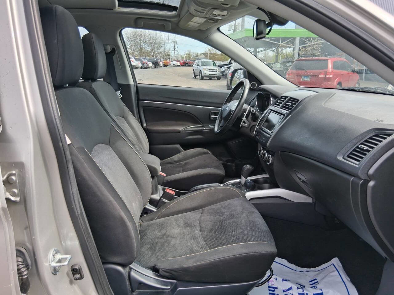 Used 2013 Mitsubishi Outlander Sport SE AWD/4WD image 7