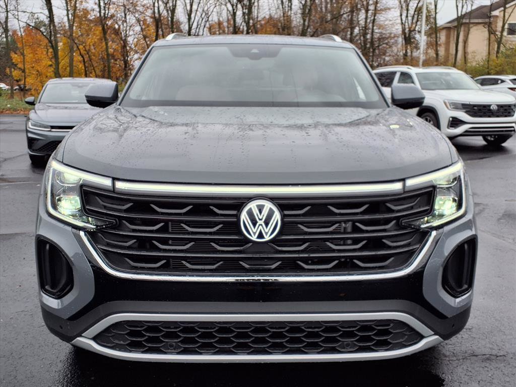 New 2026 Volkswagen Atlas Cross Sport SE image 2