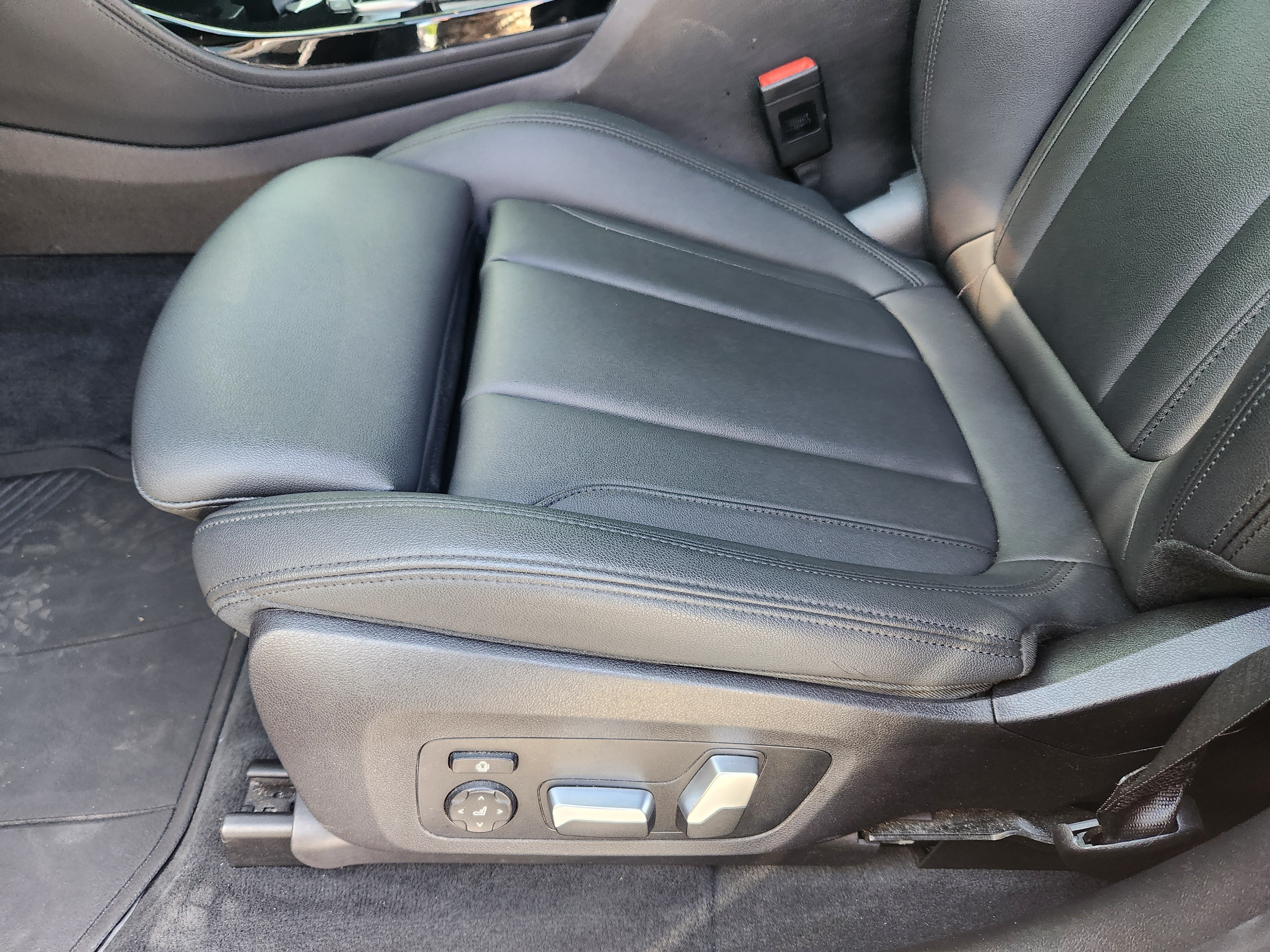 Used 2020 BMW X4 xDrive30i w/ Convenience Package AWD/4WD image 13