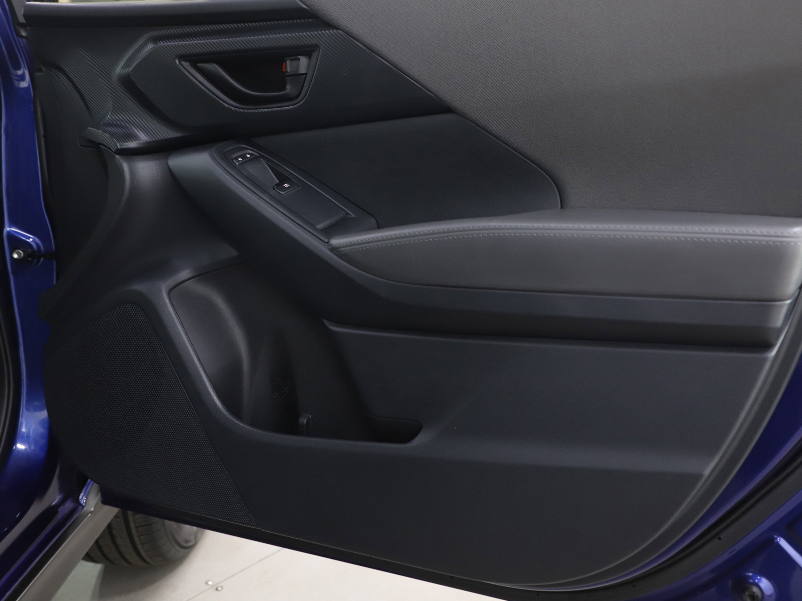 Used 2024 Subaru Crosstrek 2.0i Premium image 9