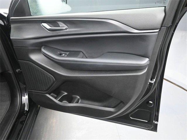 Used 2024 Jeep Grand Cherokee L Altitude image 22