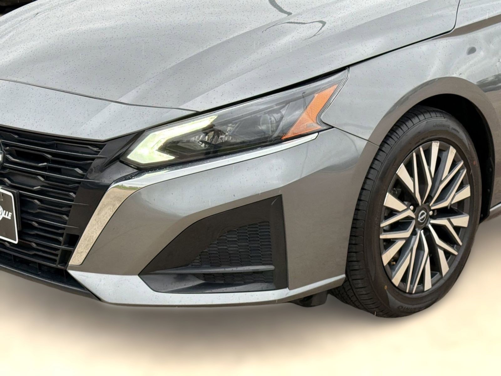 Used 2024 Nissan Altima 2.5 SV image 11