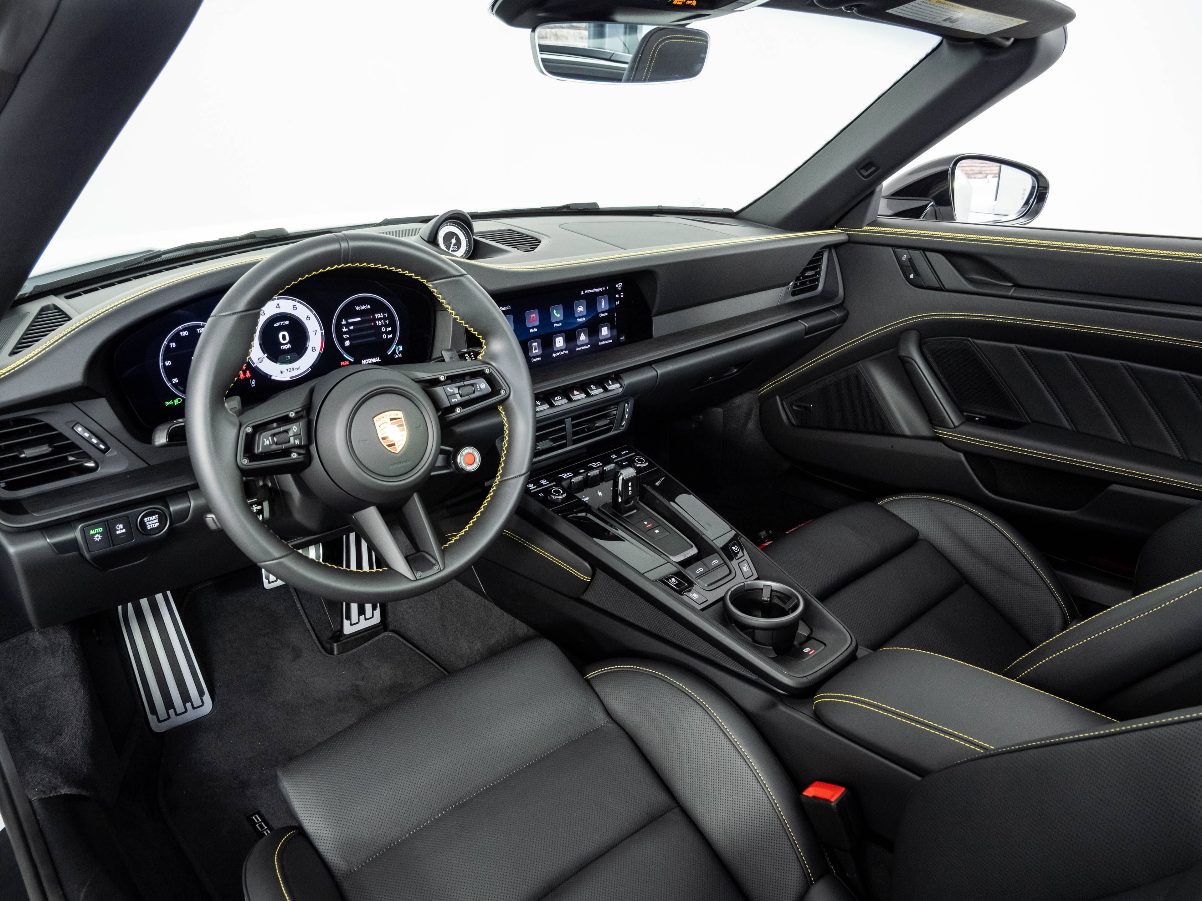 Certified 2026 Porsche 911 Targa 4 GTS AWD/4WD image 4