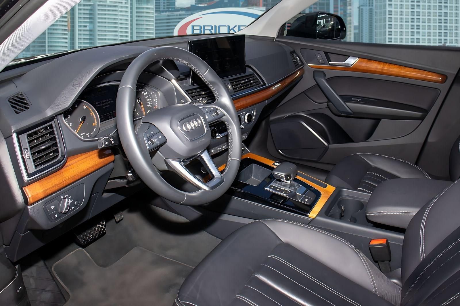 Used 2023 Audi Q5 2.0T Premium w/ Convenience Package image 5