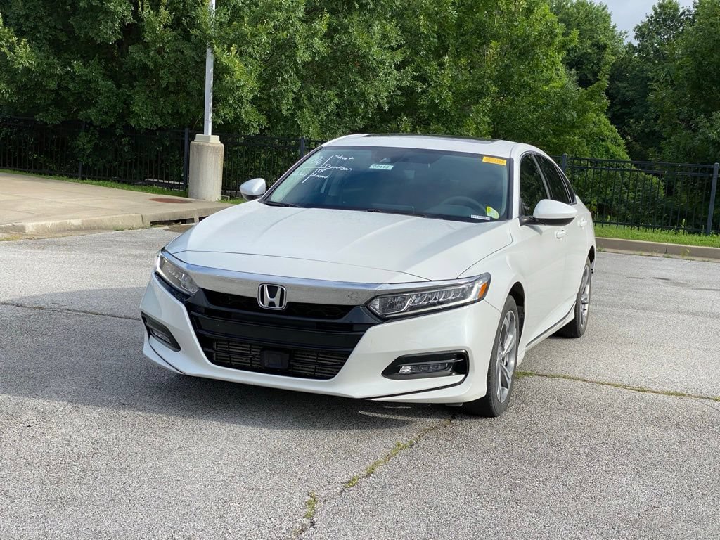 Used 2018 Honda Accord EX image 3