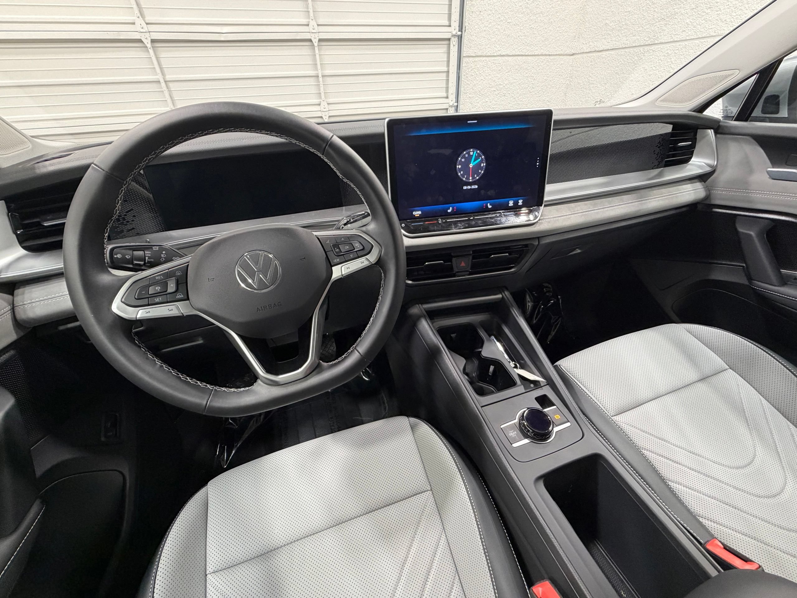 Used 2026 Volkswagen Tiguan SE FWD image 39