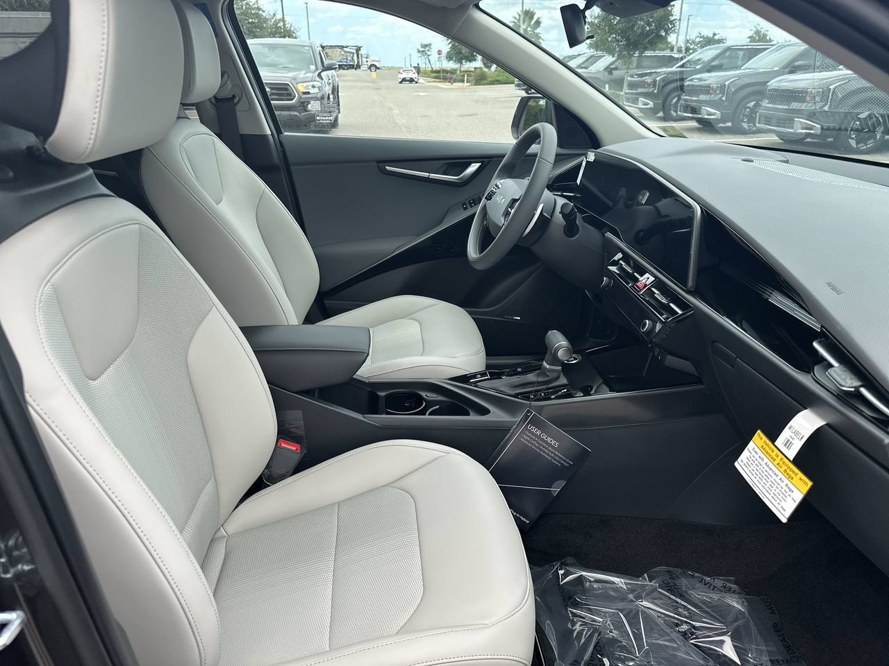 New 2026 Kia Niro EX FWD image 10