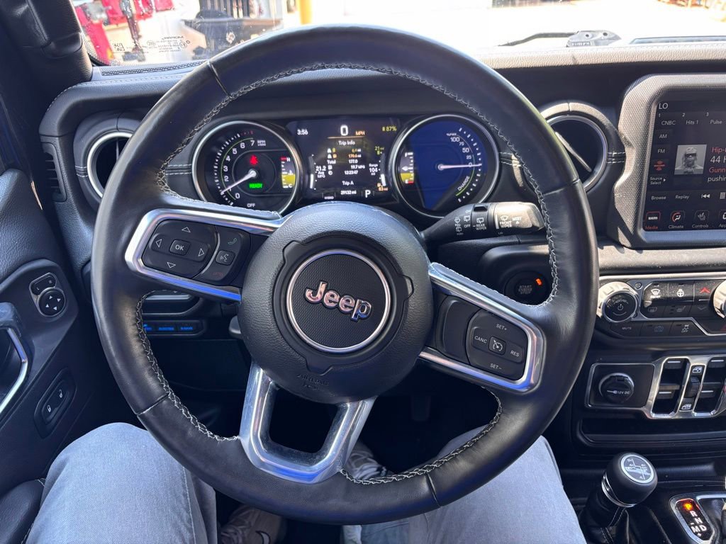 Used 2023 Jeep Wrangler Unlimited Sahara w/ Cold Weather Group AWD/4WD image 17