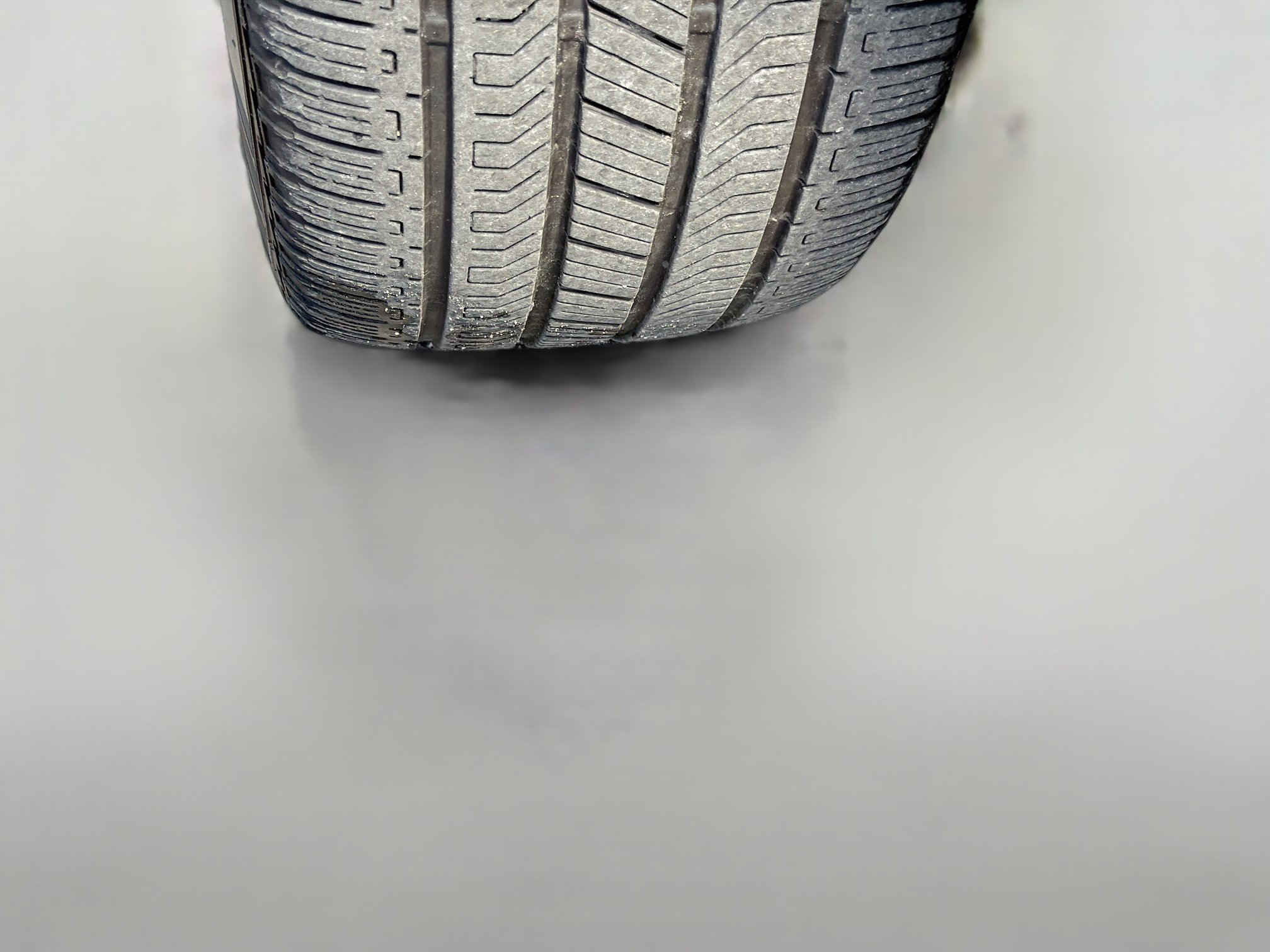 Used 2025 Land Rover Defender 130 X AWD/4WD image 9