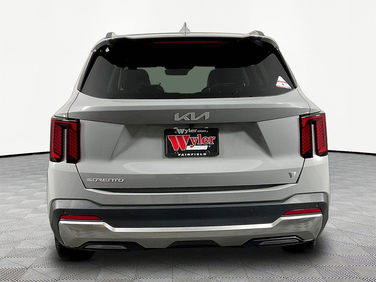 Certified 2025 Kia Sorento SX FWD image 5