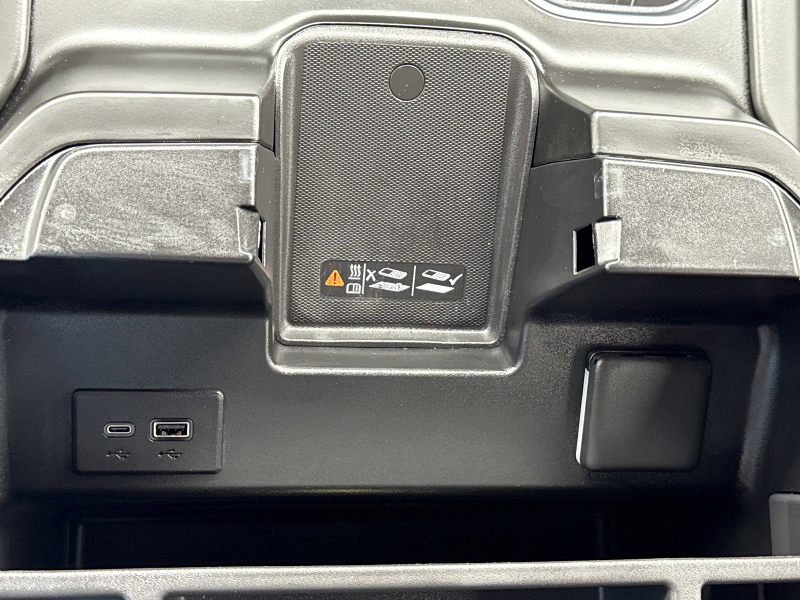 Used 2024 GMC Sierra 1500 Denali Ultimate AWD/4WD image 36