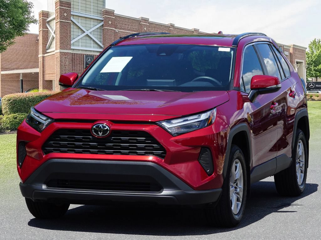 Used 2025 Toyota RAV4 XLE w/ Convenience Package FWD image 4