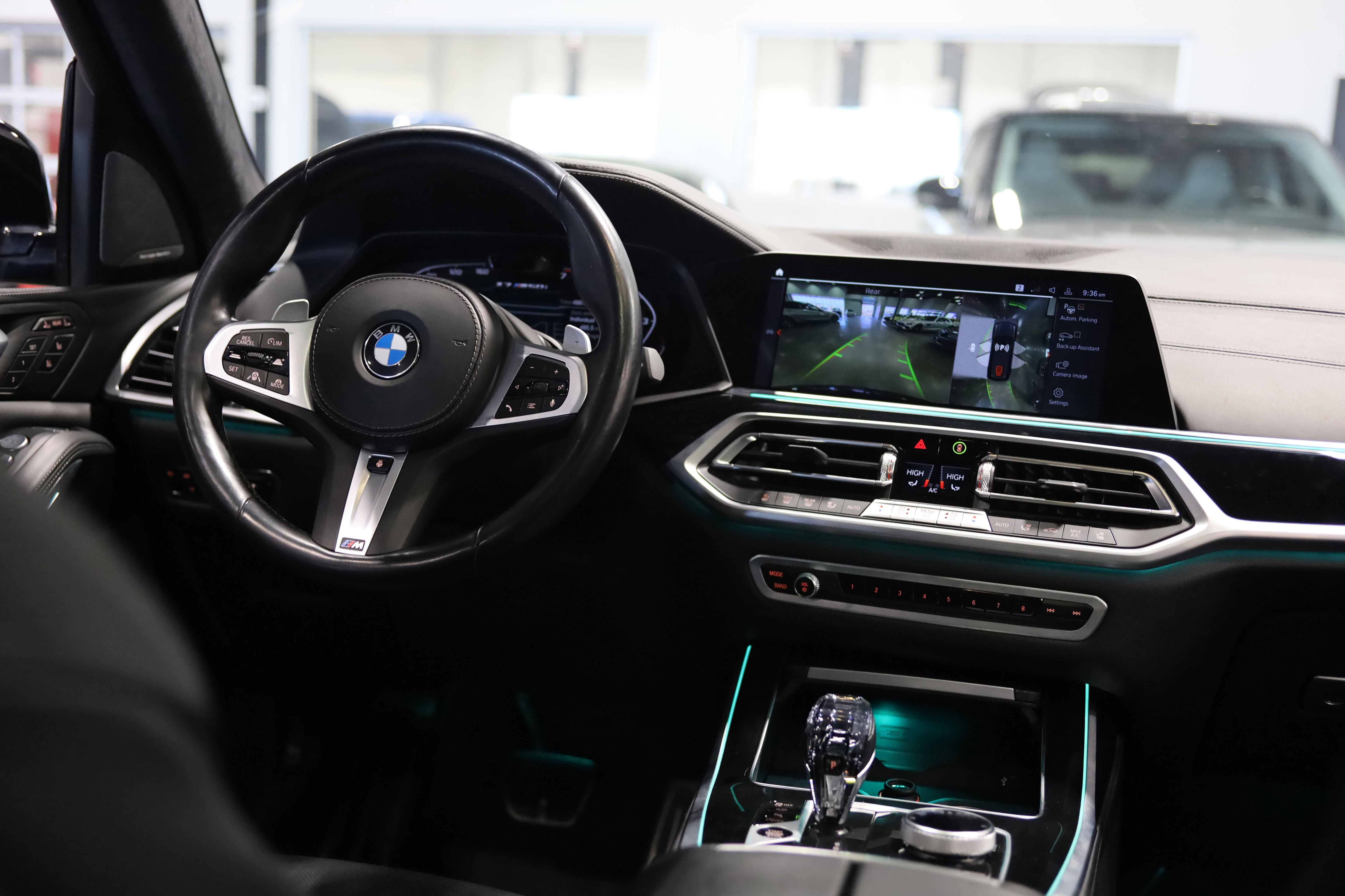 Used 2022 BMW X7 M50i w/ Dynamic Handling Package image 28