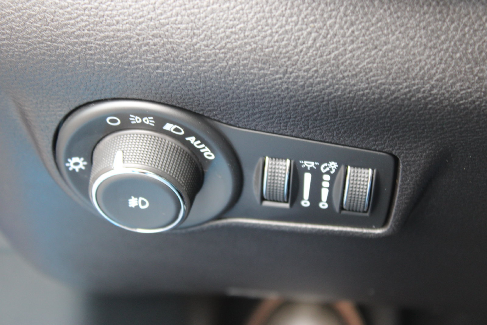 Used 2025 Jeep Compass Limited AWD/4WD image 21