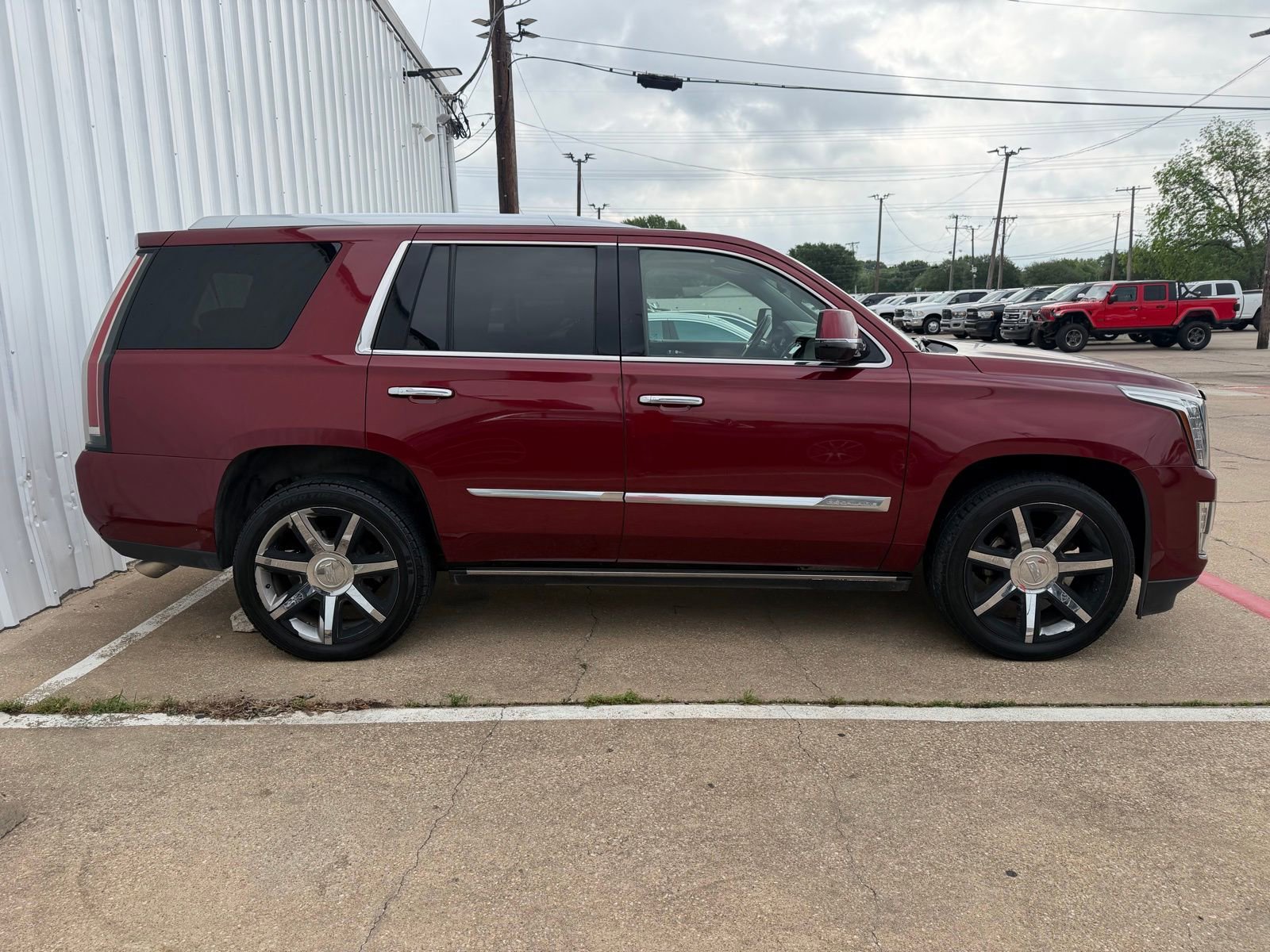 Used 2016 Cadillac Escalade Premium AWD/4WD image 8