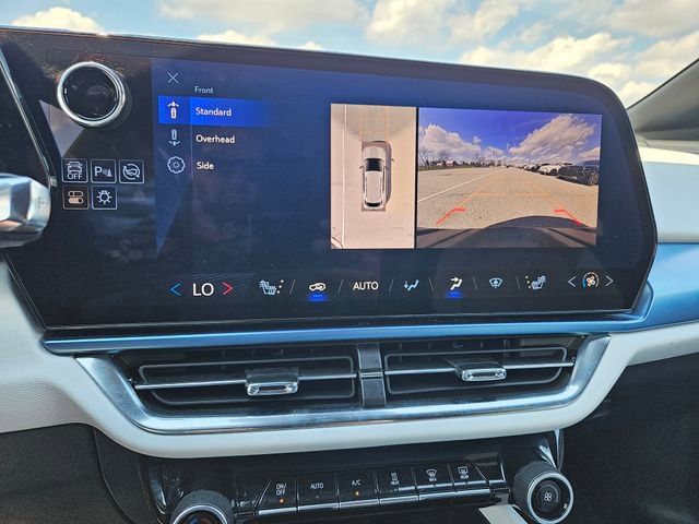 Used 2025 Chevrolet Equinox EV LT FWD image 13
