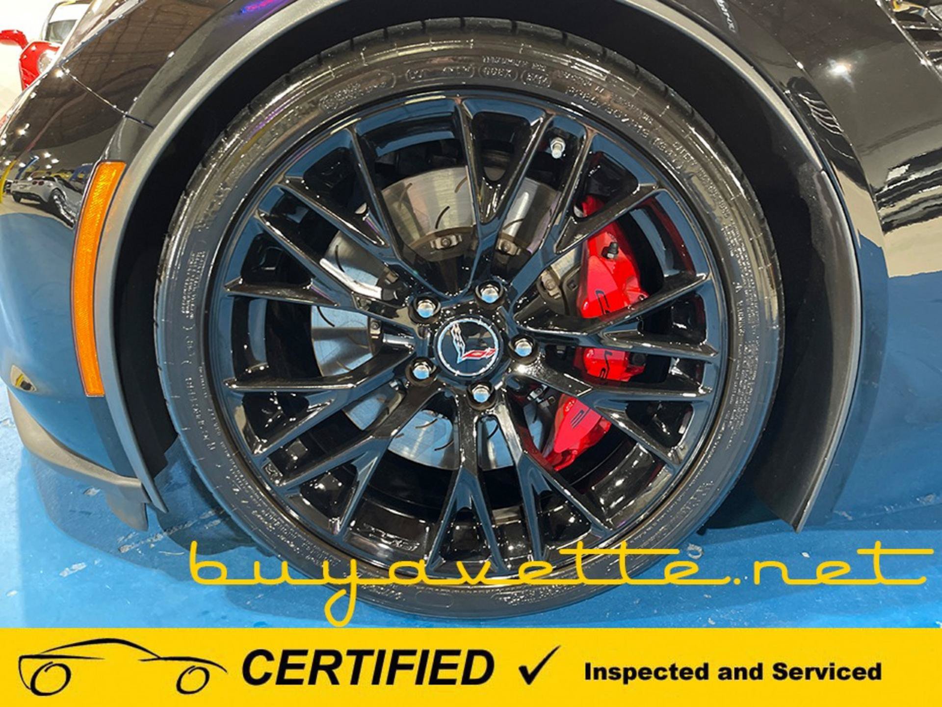 Used 2015 Chevrolet Corvette Z06 w/ 3LZ Preferred Equipment Group RWD image 8