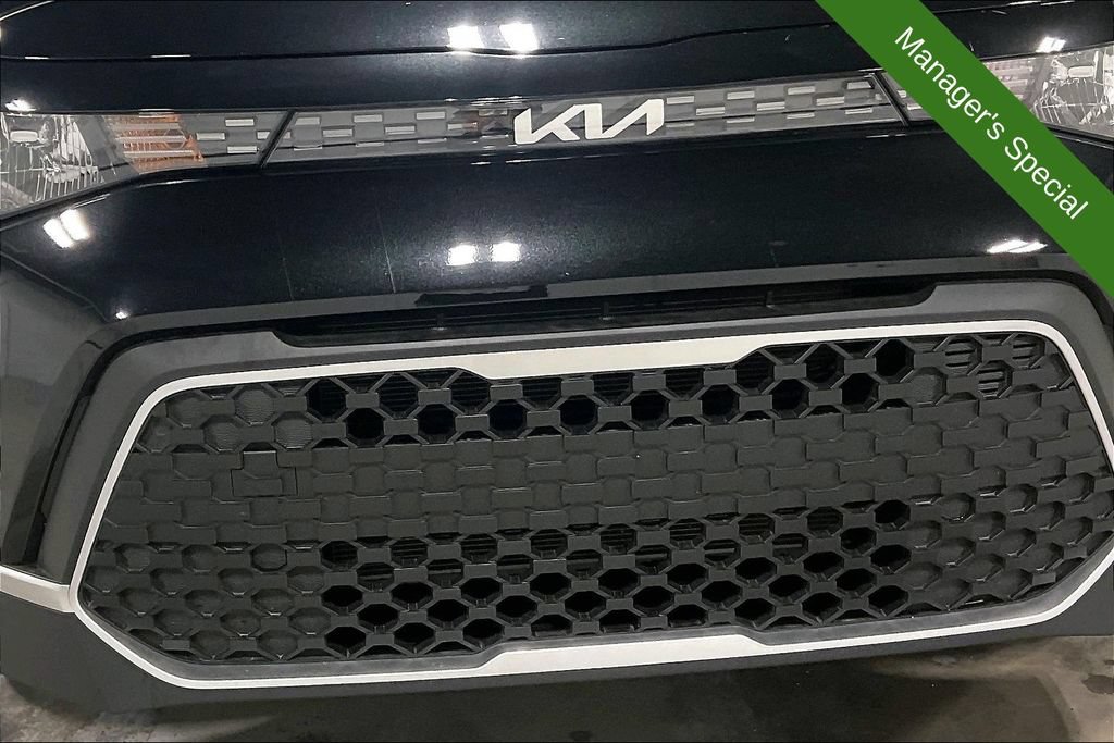 Used 2025 Kia Soul LX FWD image 33