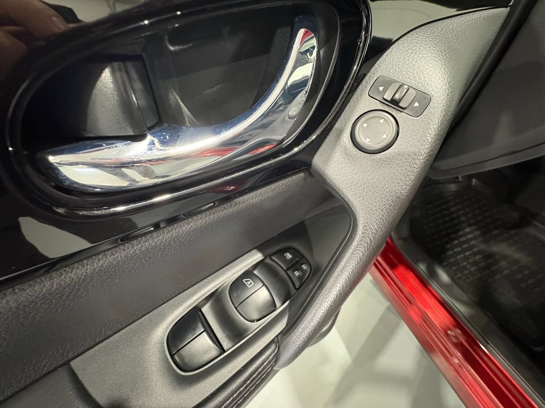 Used 2019 Nissan Rogue Sport SV AWD/4WD image 30