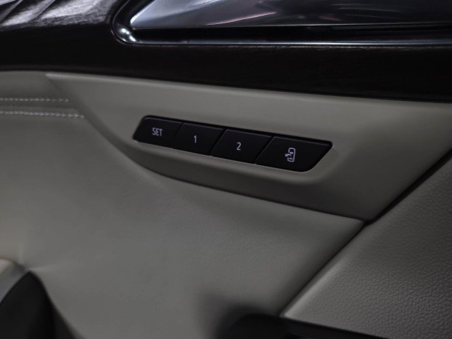 Used 2023 Buick Envision Avenir image 37