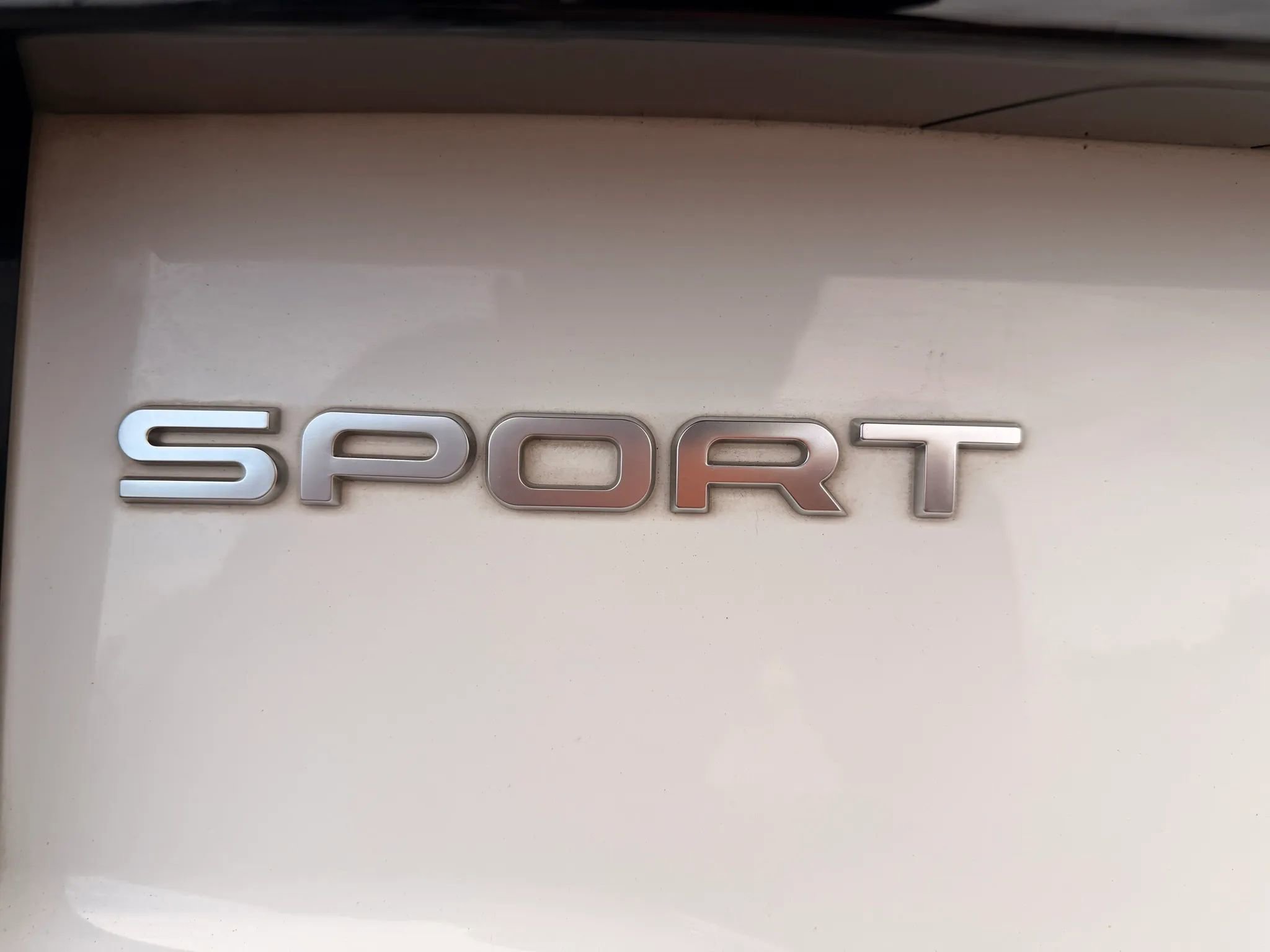 Used 2017 Land Rover Discovery Sport SE image 38