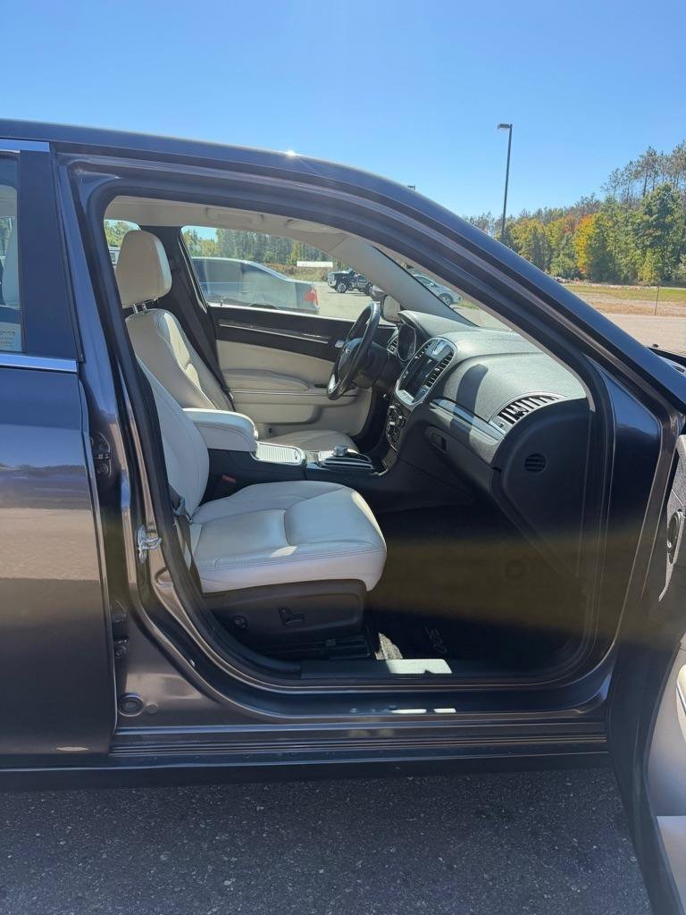 Used 2017 Chrysler 300 Limited w/ Value Package AWD/4WD image 19
