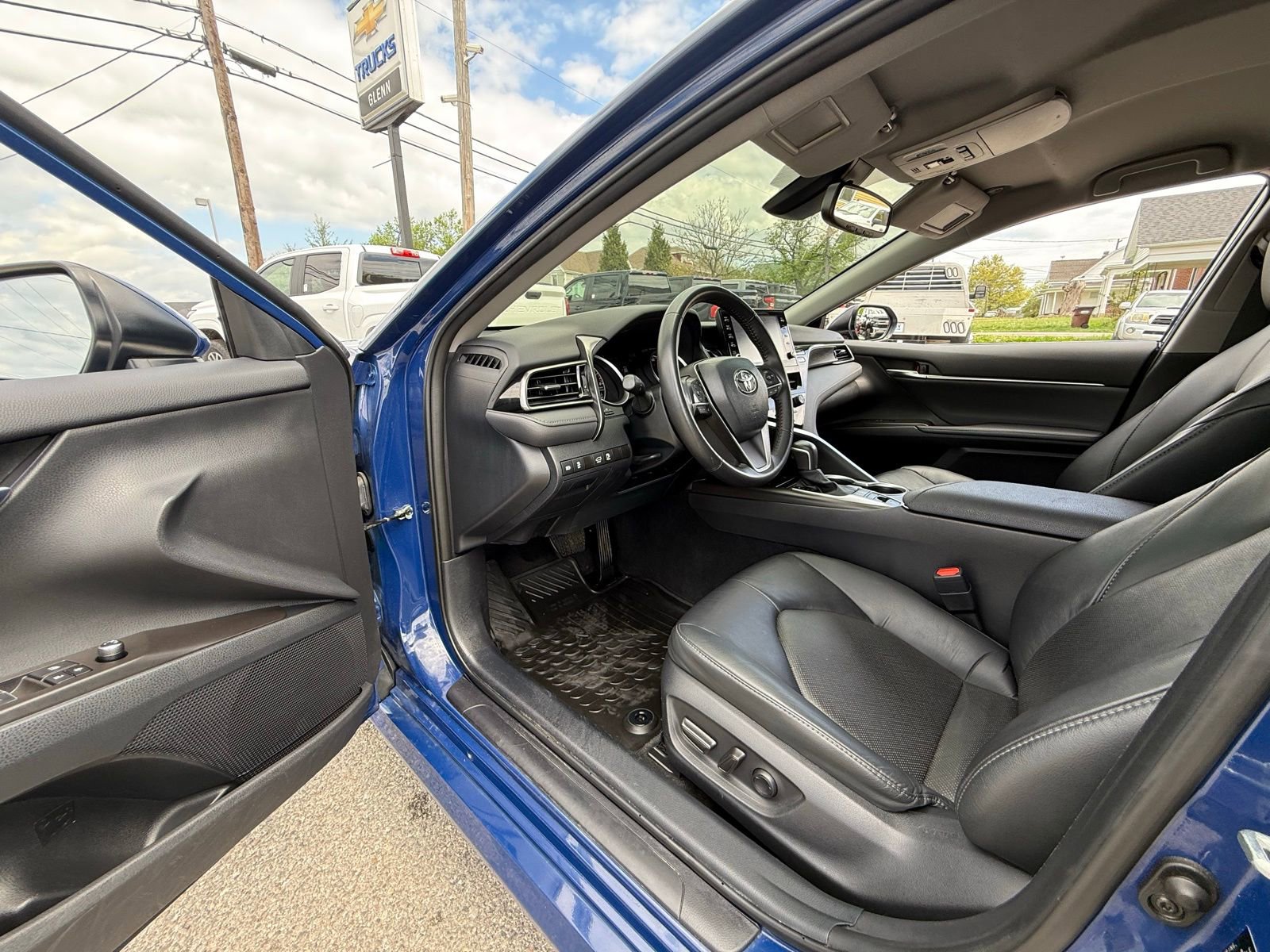 Used 2024 Toyota Camry XLE image 12