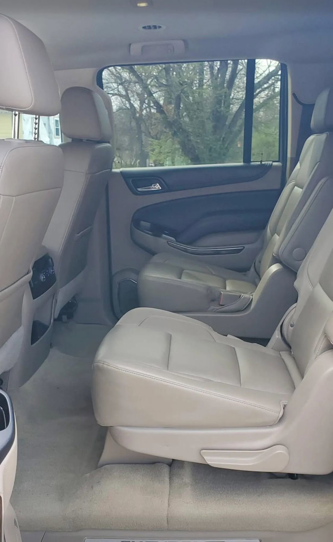 Used 2017 Chevrolet Suburban LT w/ LT Signature Package image 11