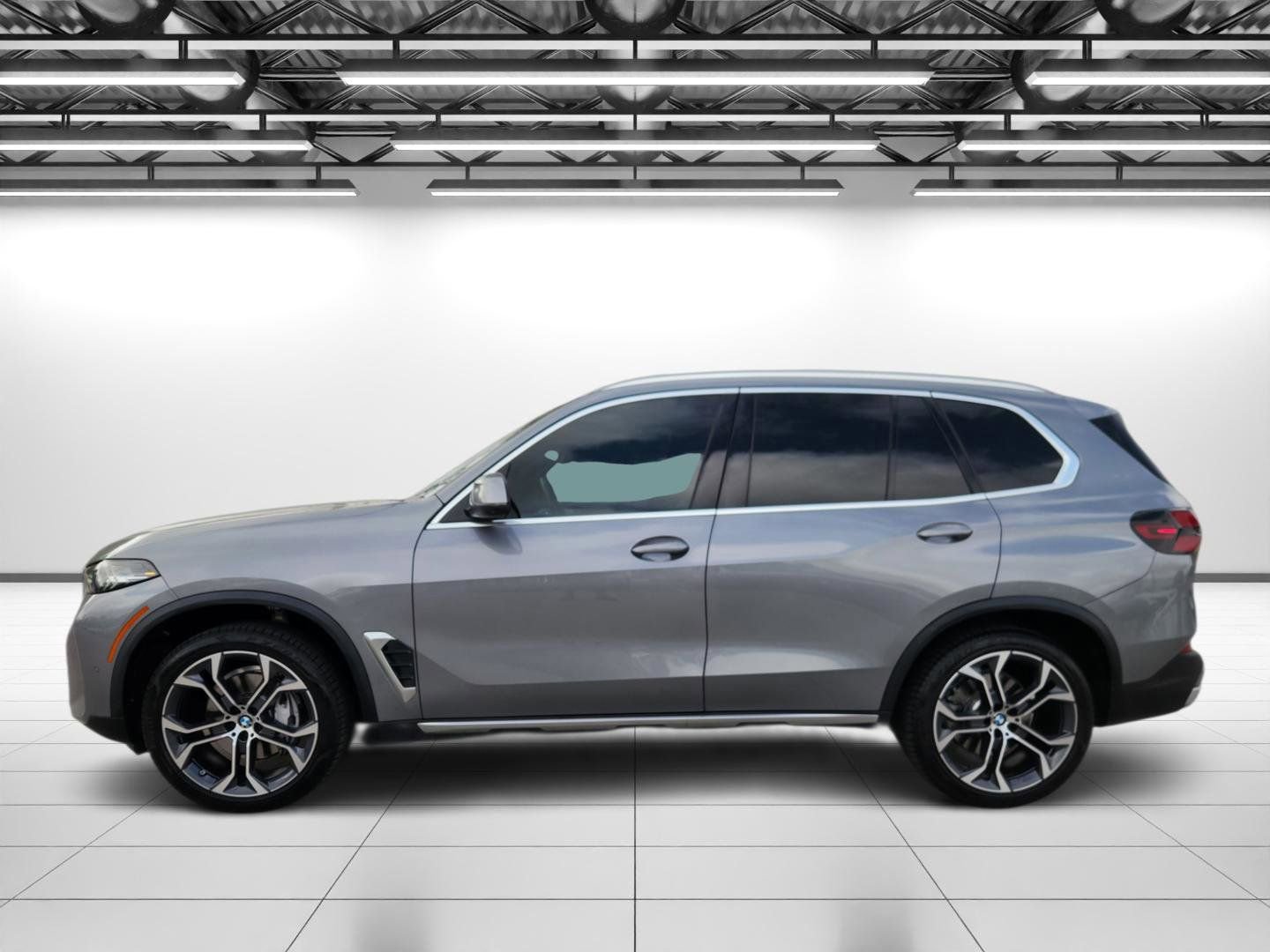 Used 2024 BMW X5 sDrive40i w/ Parking Assistance Package image 6