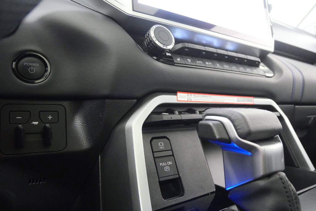 Used 2025 Toyota Sequoia Platinum image 30